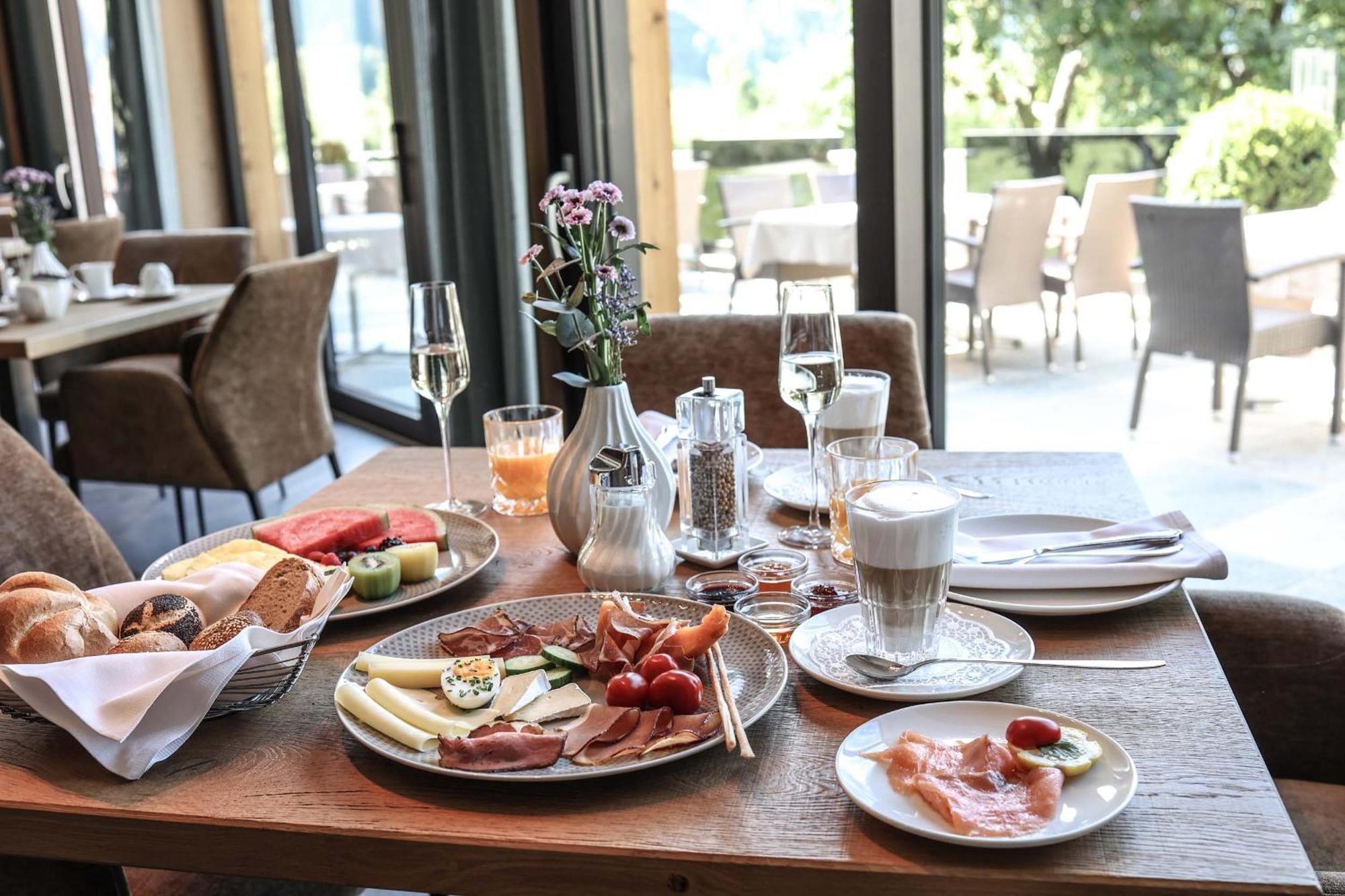Metzgerwirt Hotel Hippach Bagian luar foto