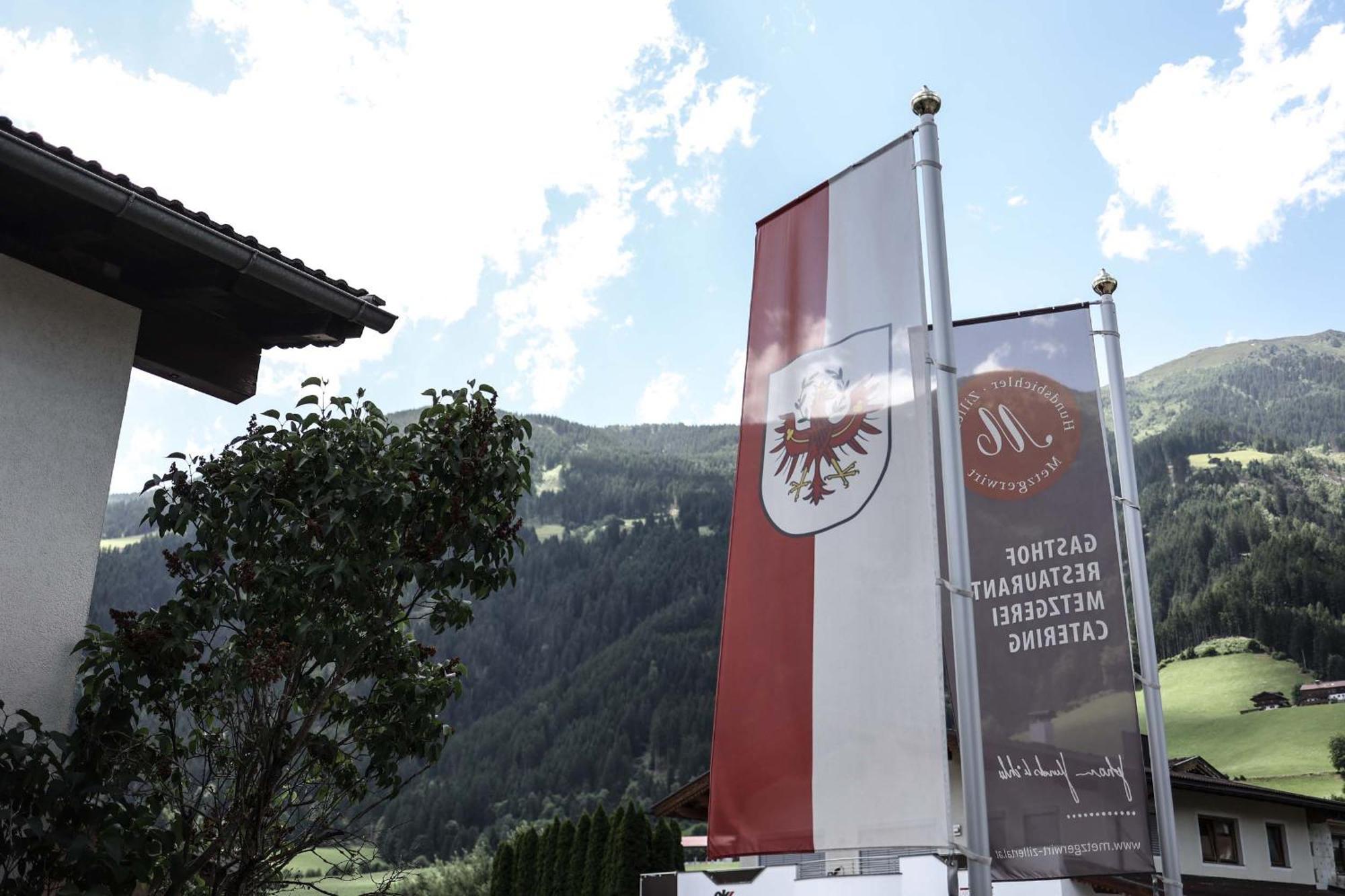 Metzgerwirt Hotel Hippach Bagian luar foto